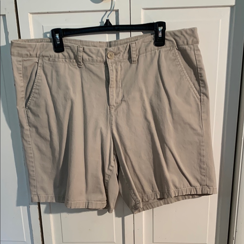 White Stag High Waisted Khaki Shorts Versatile Cotton Blend EUC